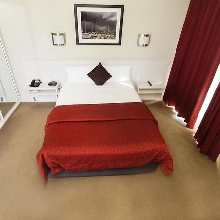 Isa Hotel Mount Isa Habitación foto
