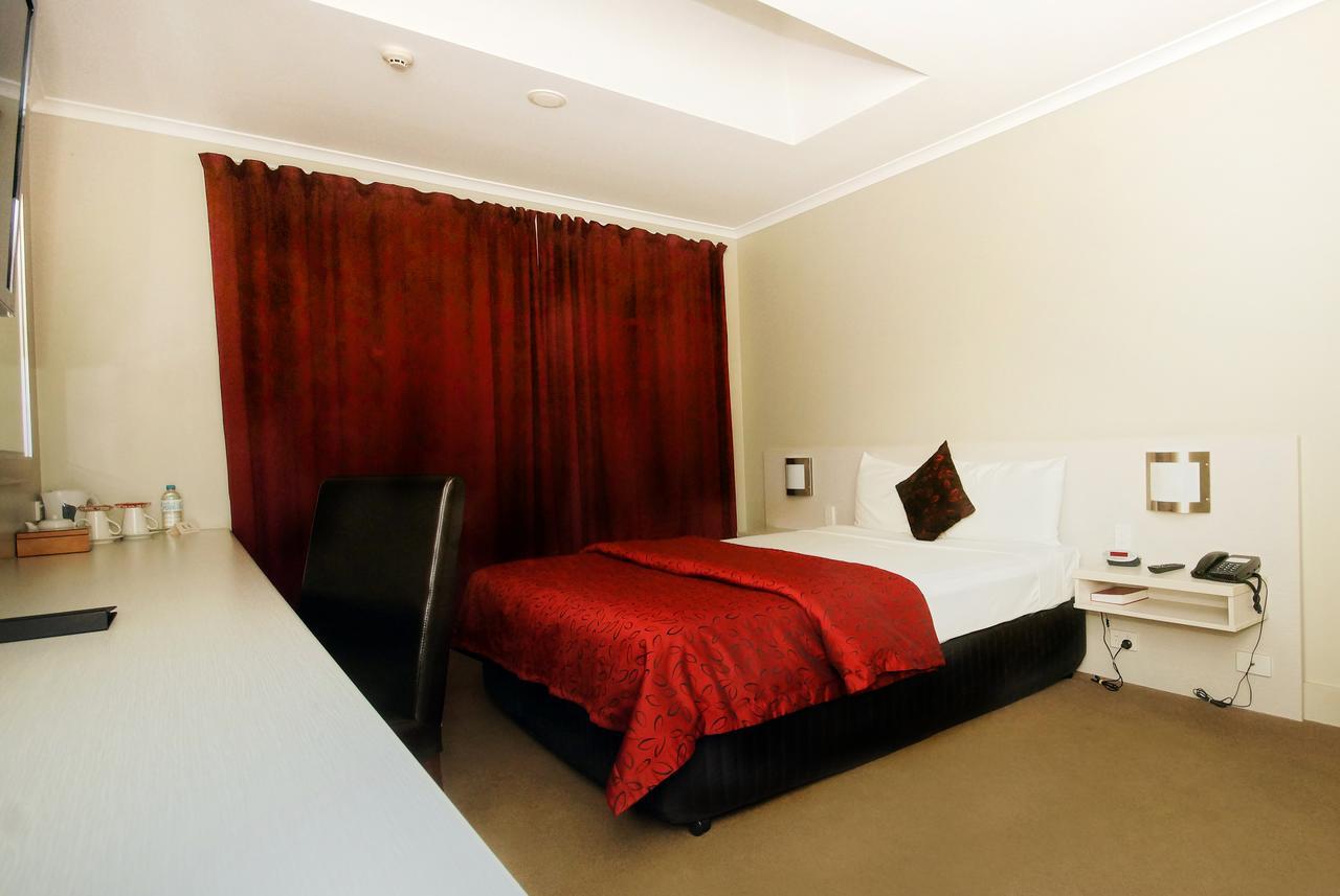 Isa Hotel Mount Isa Habitación foto